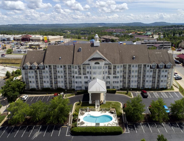 Save Up To 20 in Branson Hotel Grand Victorian