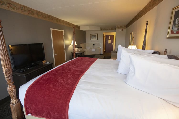 Deluxekingroom Hotelgrandvictorian Bransonmissouri