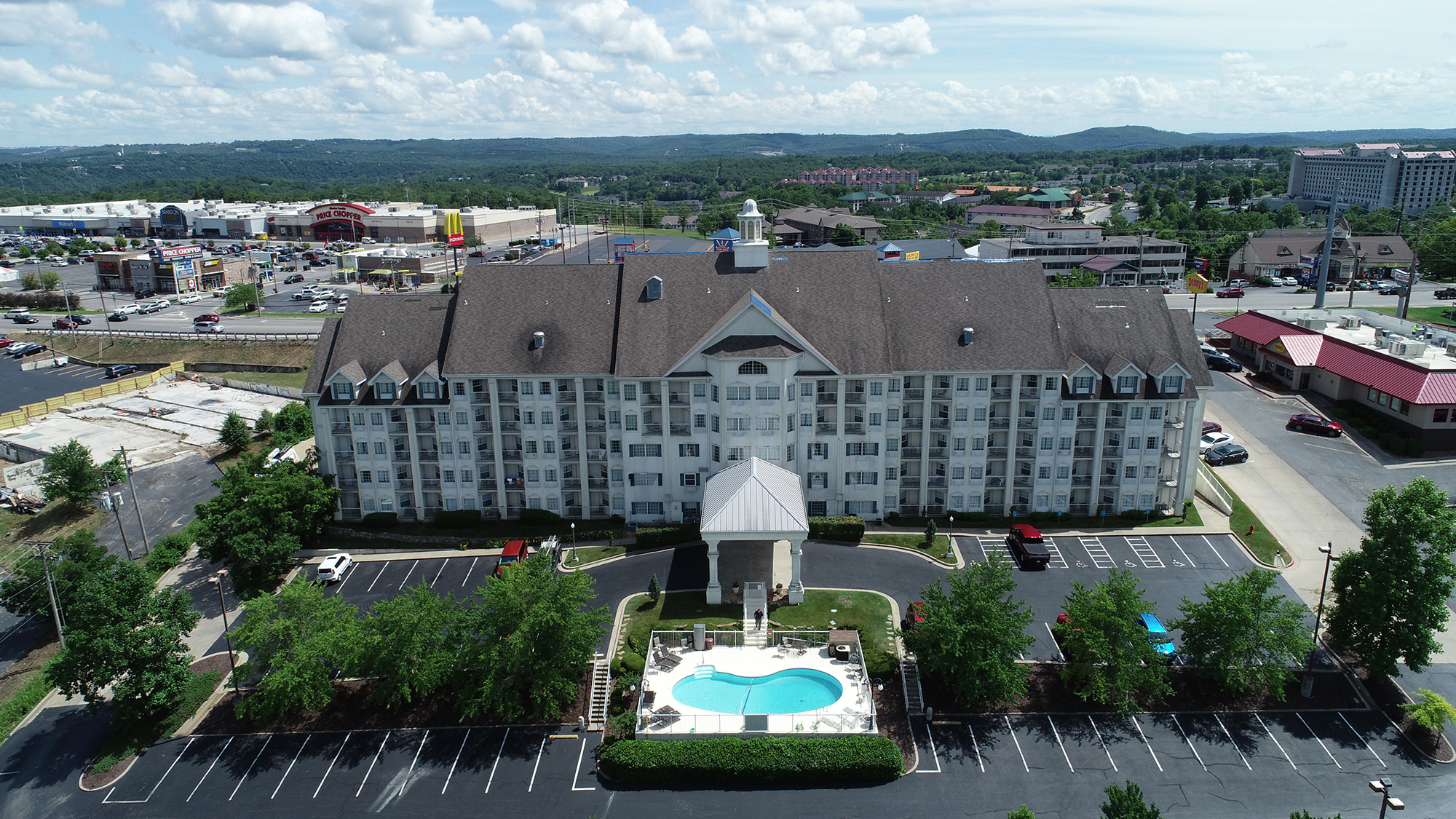 Aerial view of Hotel Grand Victorian in Branson Missouri